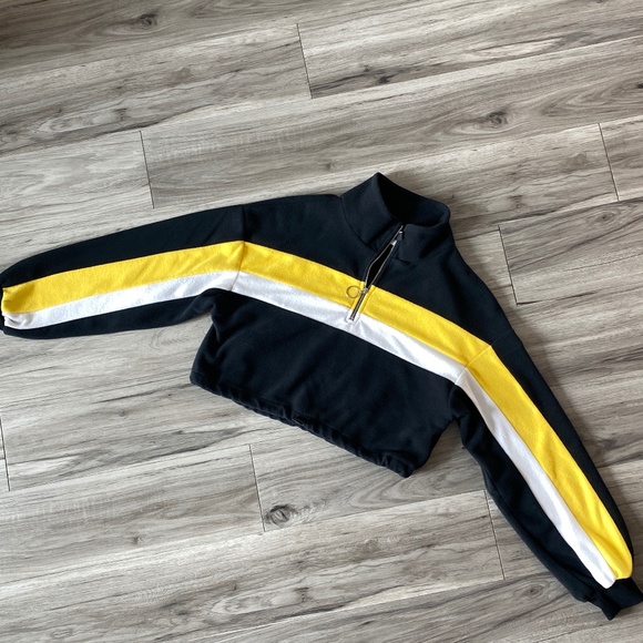 H&M Divided Short Crop Fleece Top Size XS - Picture 2 of 12